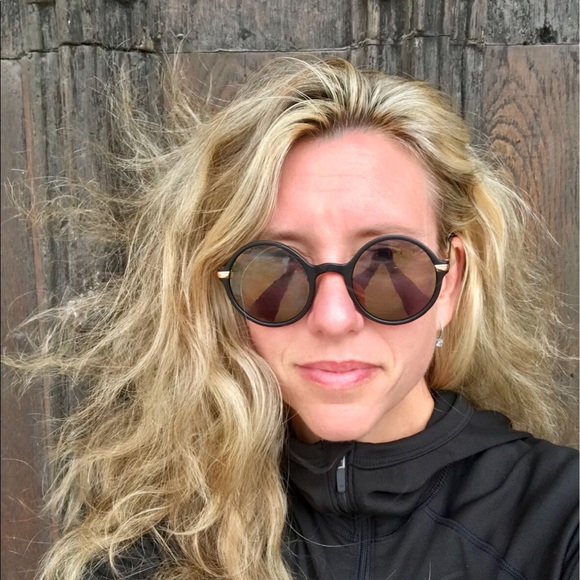 Meet your Posher, Cathy - Picture 1 of 1